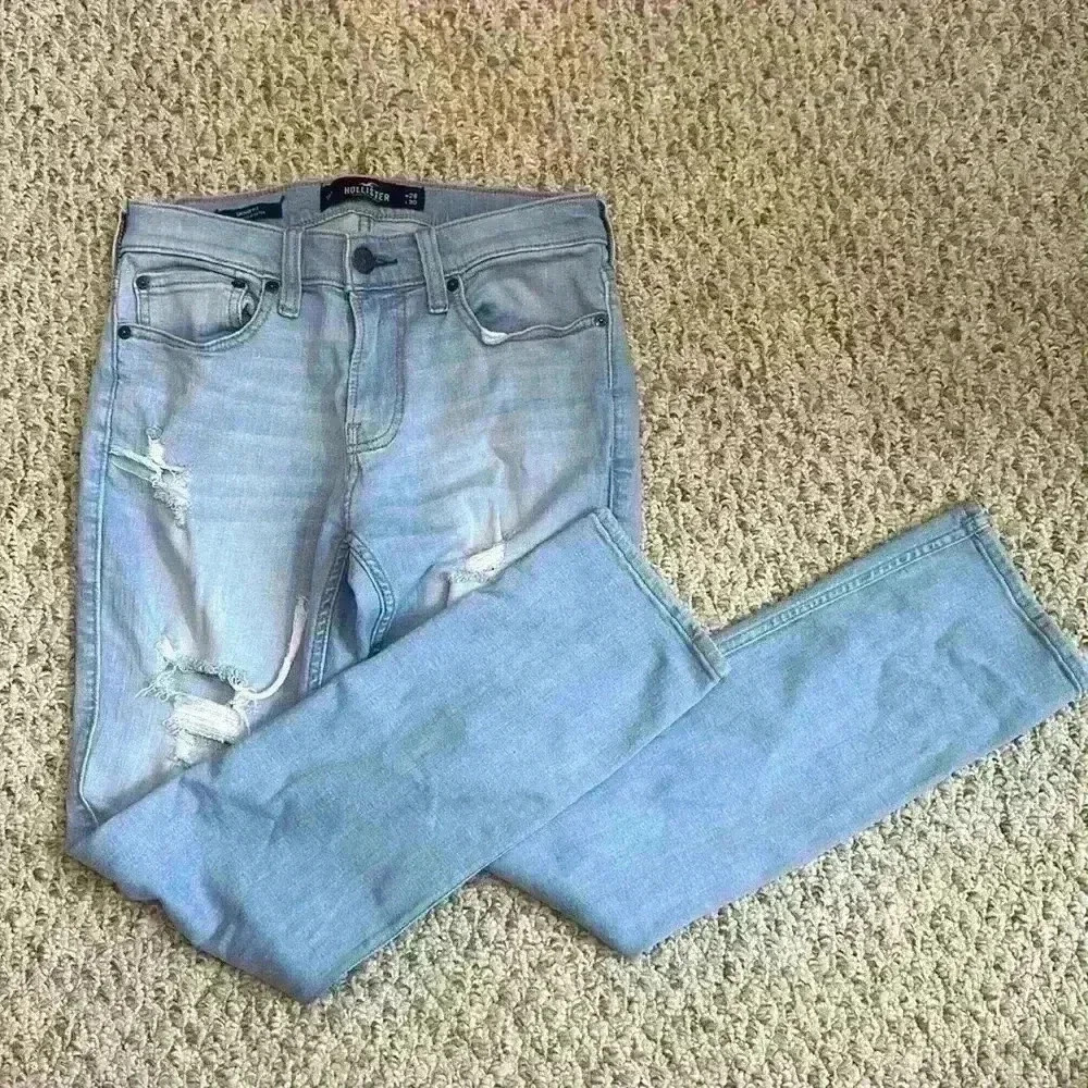 HOLLISTER Skinny Fit Advanced Stretch Light Wash Distressed Women 28 (length 30) - Picture 6 of 14